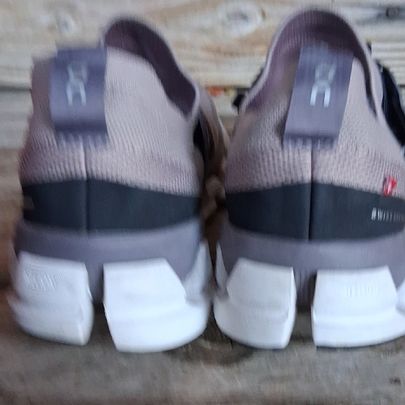 On Running Cloudswift Taupe and Black Athletic Shoes - Picture 10 of 12